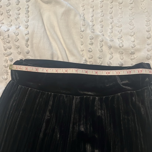 Pants - Picture 3 of 5